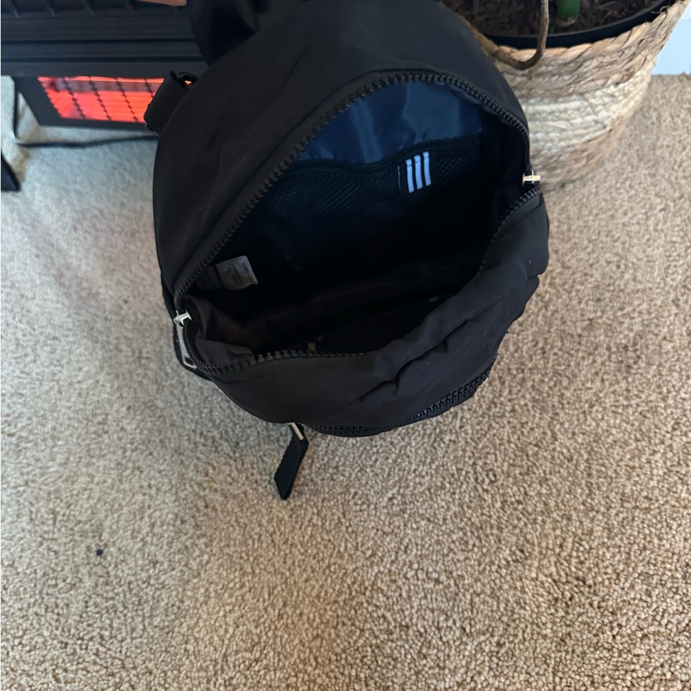 Adidas Black Compact Backpack - Picture 4 of 5